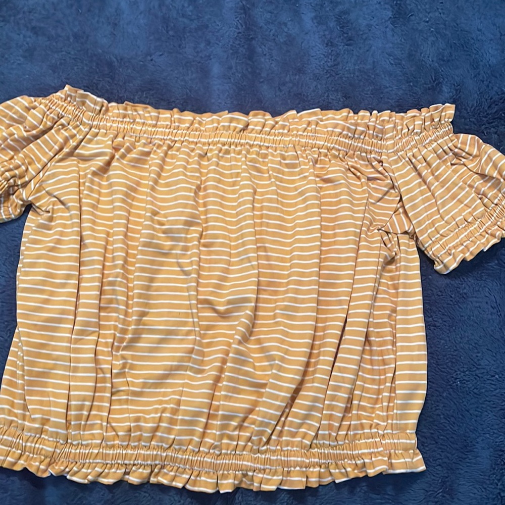 Stretchy, super soft, XL, mustard yellow off the shoulder crop.